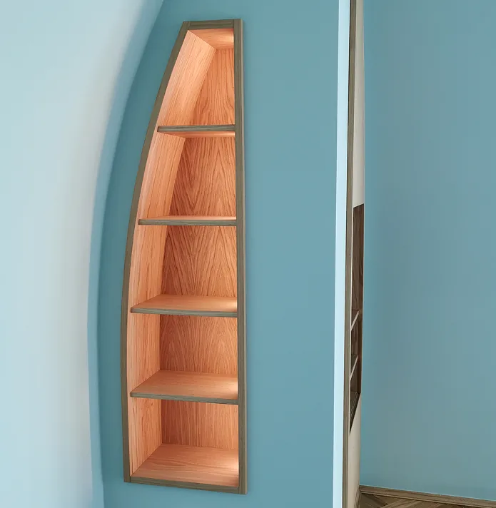 Elegantes eingebautes Regal mit fünf Holzböden in blauer Wandnische mit gebogener Form.